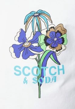 Scotch & Soda CHEST ARTWORK REGULAR FIT - T-shirt Imprimé - White -Scotch & Soda Soldes 164e5a98d95f41c883ab92e4ac776d0f