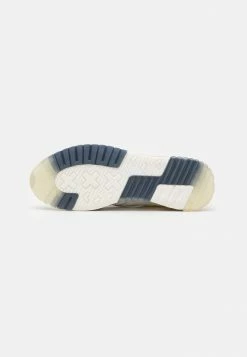 Scotch & Soda VIVEX - Baskets Basses - Offwhite -Scotch & Soda Soldes 1c6d874d97c2457dba6ac166eed58475