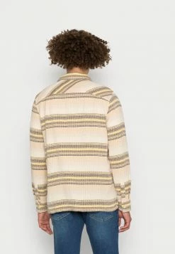 Scotch & Soda OVER-SHIRT - Veste Légère - Combo 7 Scotch & Soda OVER-SHIRT - Veste Légère - Combo -Scotch & Soda Soldes 1d6718f71f17441c8a9dc987186bc321