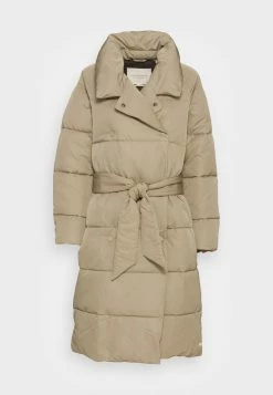 Scotch & Soda QUILTED BELTED DOUBLE BREASTED COAT WITH REPREVE FILLING - Veste D'hiver - Stone -Scotch & Soda Soldes 23de7f3156714a65b38902568db56b90