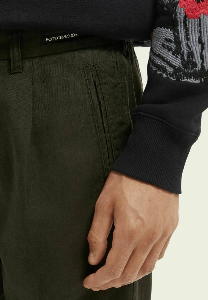 Scotch & Soda PLEATED SLIM-FIT - Pantalon Classique - Khaki 5 Scotch & Soda PLEATED SLIM-FIT - Pantalon Classique - Khaki – Image 5