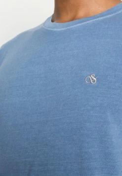 Scotch & Soda GARMENT DYED CREWNECK TEE WITH EMBROIDERY LOGO - T-shirt Basique - Blue 9 Scotch & Soda GARMENT DYED CREWNECK TEE WITH EMBROIDERY LOGO - T-shirt Basique - Blue -Scotch & Soda Soldes 3ae4a601363440eeb65df95b09aed6fd