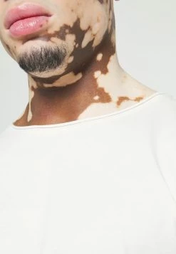 Scotch & Soda T-shirt Basique - Off White 9 Scotch & Soda T-shirt Basique - Off White -Scotch & Soda Soldes 468fce7a85b64a92932cb220cd737af7