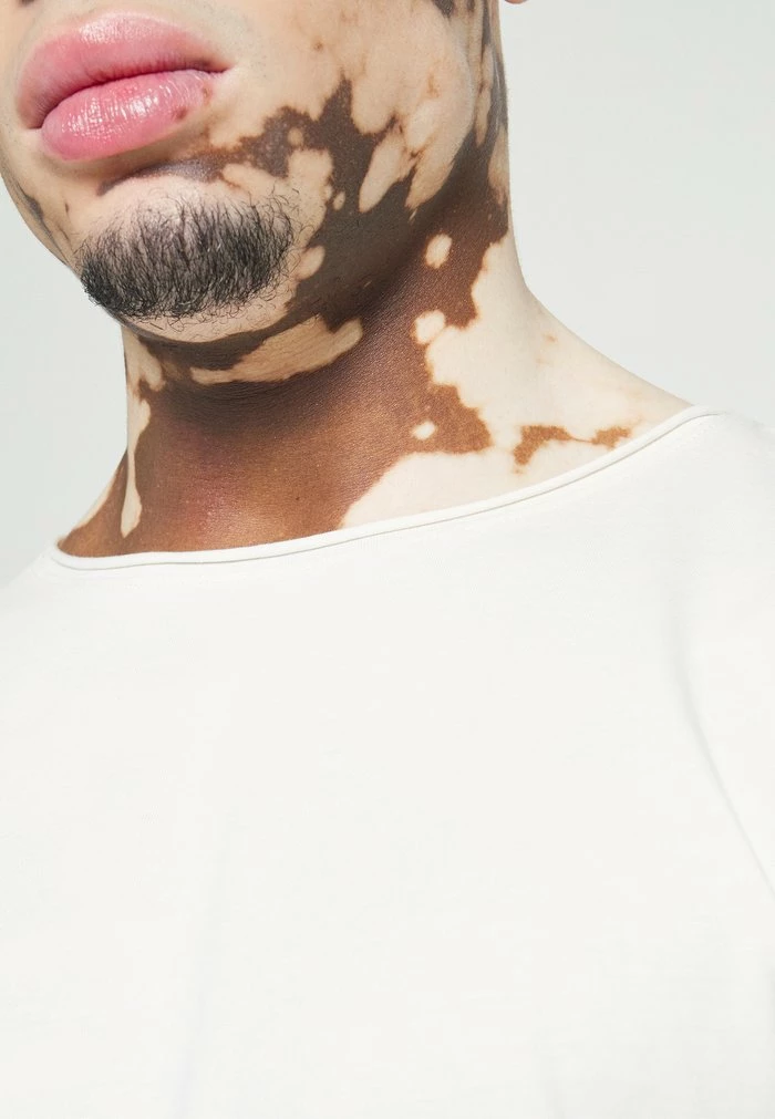 Scotch & Soda T-shirt Basique - Off White 5 Scotch & Soda T-shirt Basique - Off White – Image 5