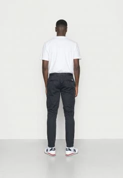 Scotch & Soda STUART GARMENT DYED REGULAR SLIM FIT - Pantalon Cargo - Night 7 Scotch & Soda STUART GARMENT DYED REGULAR SLIM FIT - Pantalon Cargo - Night -Scotch & Soda Soldes 5ca3d7dbdde04565b38bd065404aa797