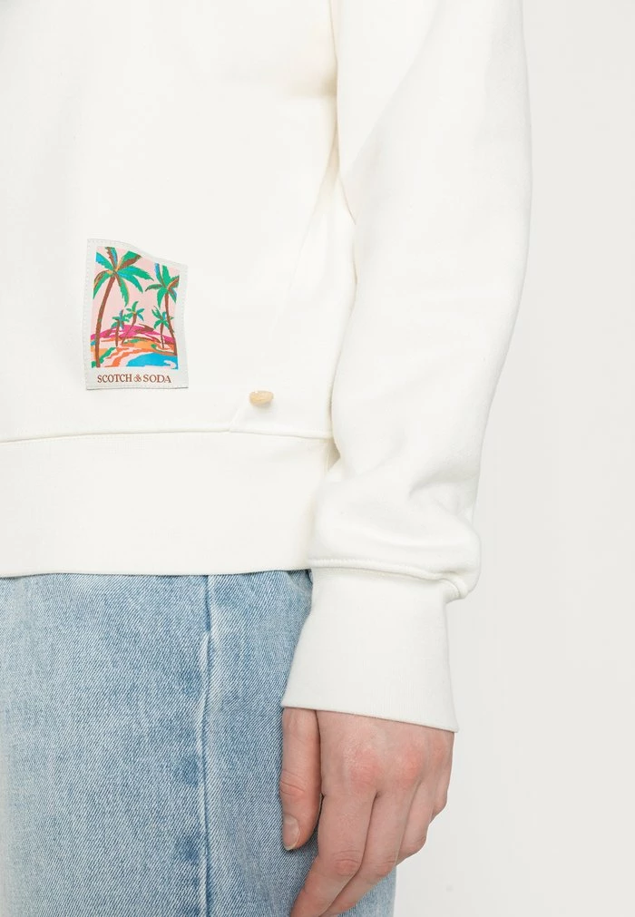 Scotch & Soda LOOSE FIT CREW NECK WITH ARTWORKS - Sweatshirt - Off White 5 Scotch & Soda LOOSE FIT CREW NECK WITH ARTWORKS - Sweatshirt - Off White – Image 5