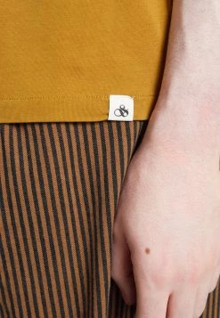 Scotch & Soda T-shirt Basique - Nutmeg 11 Scotch & Soda T-shirt Basique - Nutmeg -Scotch & Soda Soldes 787035b2e69f45c0a08e471b61c23b93