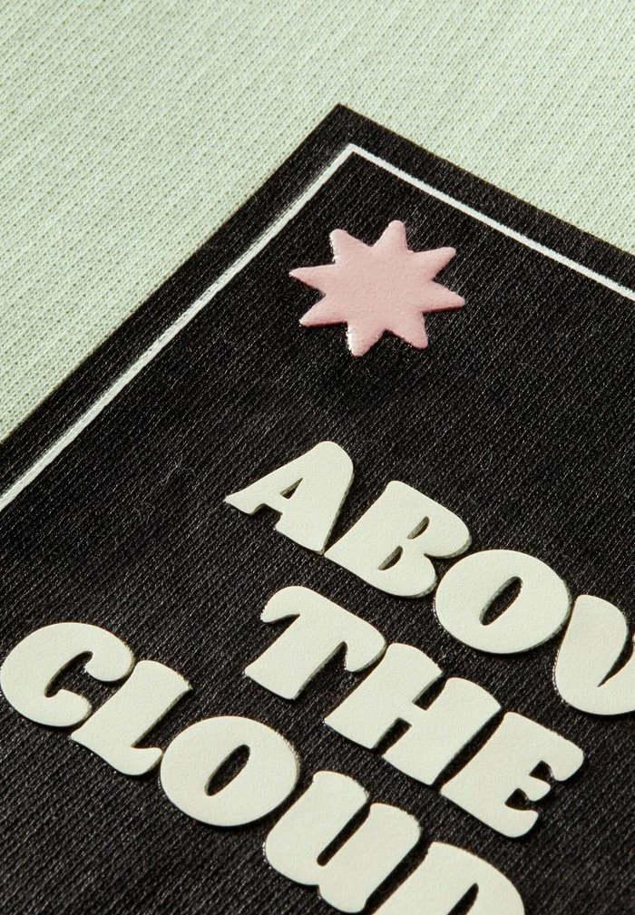 Scotch & Soda BOXY-FIT TRUMPET-SLEEVED ARTWORK HOODIE - Sweatshirt - Pistache 6 Scotch & Soda BOXY-FIT TRUMPET-SLEEVED ARTWORK HOODIE - Sweatshirt - Pistache – Image 6