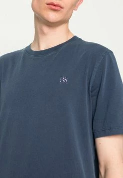 Scotch & Soda GARMENT DYED CREWNECK TEE WITH EMBROIDERY LOGO - T-shirt Basique - Navy 9 Scotch & Soda GARMENT DYED CREWNECK TEE WITH EMBROIDERY LOGO - T-shirt Basique - Navy -Scotch & Soda Soldes 82791c7dc67245a0824a5811451095e4