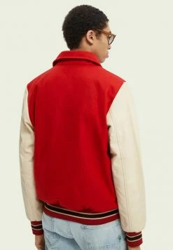 Scotch & Soda Veste Légère - Red 9 Scotch & Soda Veste Légère - Red -Scotch & Soda Soldes 8e065af668734a8c8c56eeded49dab7f