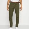 Scotch & Soda BELTED CHINO - Chino - Military