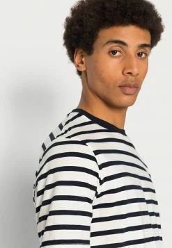 Scotch & Soda REGULAR FIT - T-shirt Imprimé - Combo 9 Scotch & Soda REGULAR FIT - T-shirt Imprimé - Combo -Scotch & Soda Soldes b0c990adea5146db82eb69fd4dc88d44