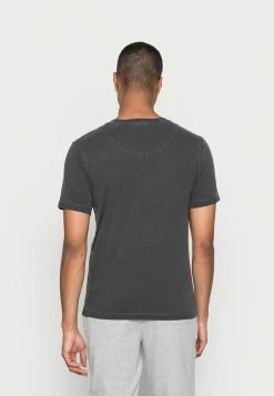 Scotch & Soda GARMENT DYED CREWNECK TEE WITH EMBROIDERY LOGO - T-shirt Basique - Black -Scotch & Soda Soldes b490609b2dbd44cbb7c760e64dee54fb