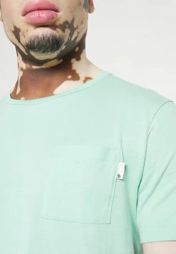 Scotch & Soda FABRIC DYED POCKET TEE - T-shirt Basique - Faded Mint 11 Scotch & Soda FABRIC DYED POCKET TEE - T-shirt Basique - Faded Mint -Scotch & Soda Soldes b4af8d06b0914b998a17382ccb082940
