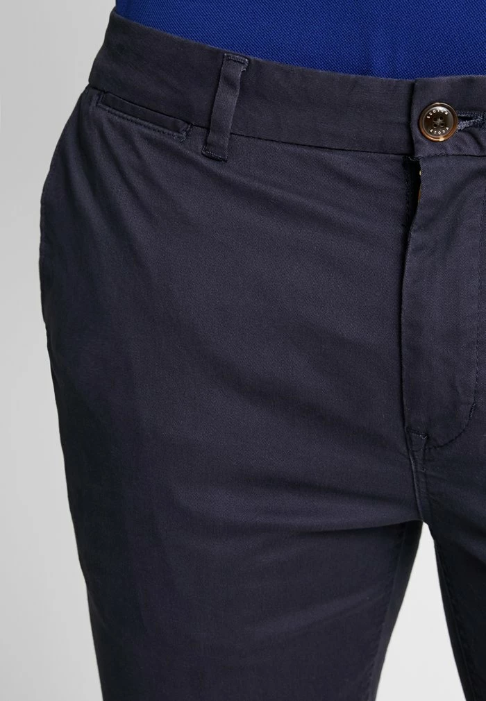 Scotch & Soda MOTT CLASSIC SLIM FIT - Chino - Night 4 Scotch & Soda MOTT CLASSIC SLIM FIT - Chino - Night – Image 4