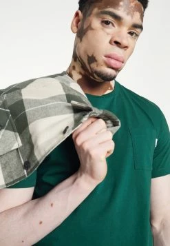 Scotch & Soda FABRIC DYED POCKET TEE - T-shirt Basique - Green Dream 9 Scotch & Soda FABRIC DYED POCKET TEE - T-shirt Basique - Green Dream -Scotch & Soda Soldes ced961e75bcd4daab04762e1fd69a489