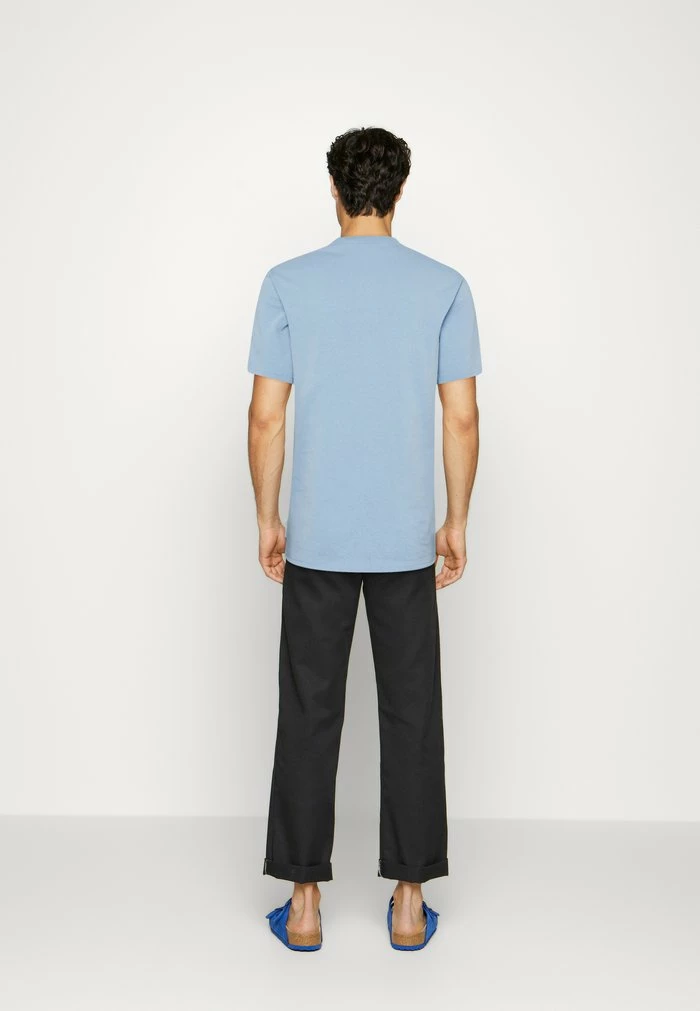 Scotch & Soda REGULAR FIT SHORT SLEEVED WITH CHEST POCKET - T-shirt Basique - Fifties Blue 3 Scotch & Soda REGULAR FIT SHORT SLEEVED WITH CHEST POCKET - T-shirt Basique - Fifties Blue – Image 3