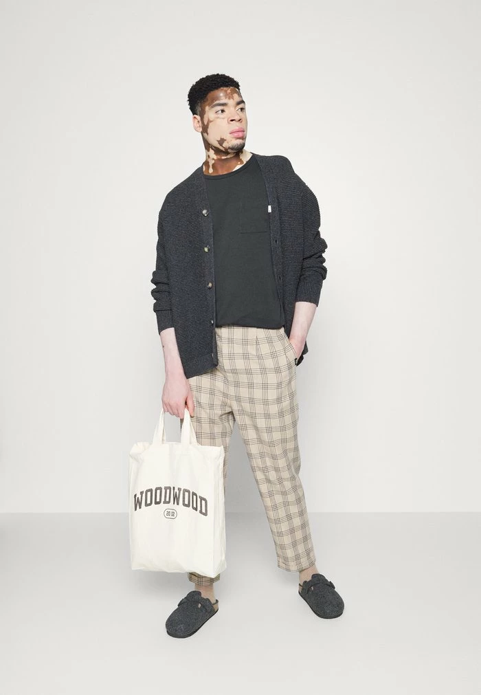 Scotch & Soda FABRIC DYED POCKET TEE - T-shirt Basique - Antra 2 Scotch & Soda FABRIC DYED POCKET TEE - T-shirt Basique - Antra – Image 2